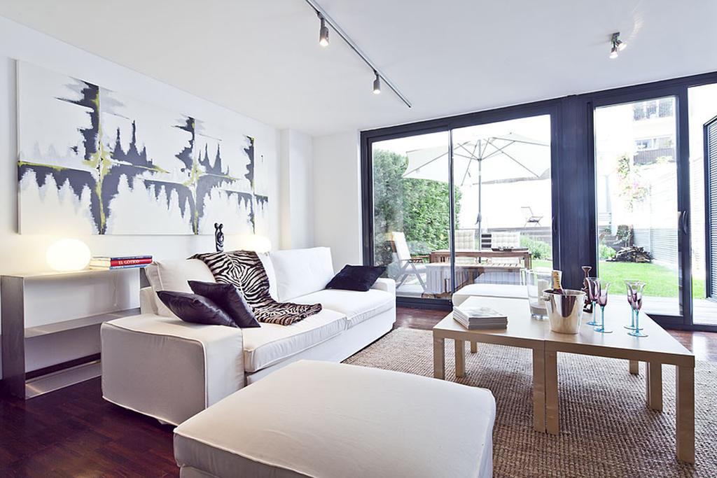 Apartment Barcelona Rentals - Private Pool And Garden Center Eksteriør bilde