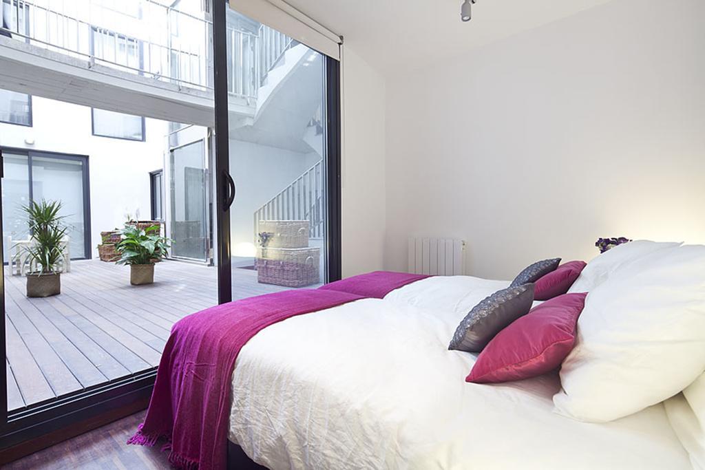 Apartment Barcelona Rentals - Private Pool And Garden Center Eksteriør bilde
